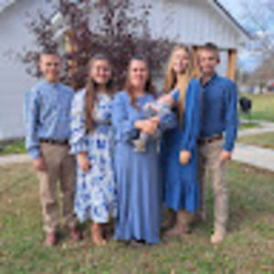 Meet your Posher, Hollye